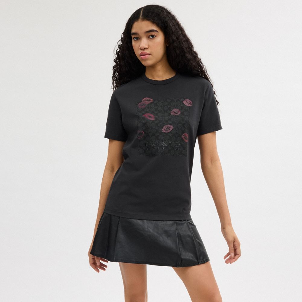 Black Coach Signature Square Kiss Print In Organic Cotton Women T Shirts | SG_CH19509